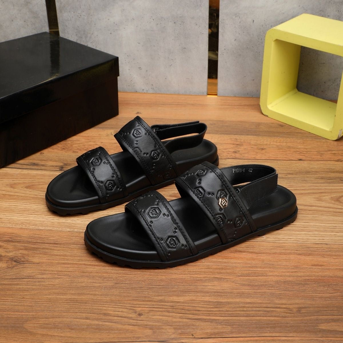 New-PP Leather slippers